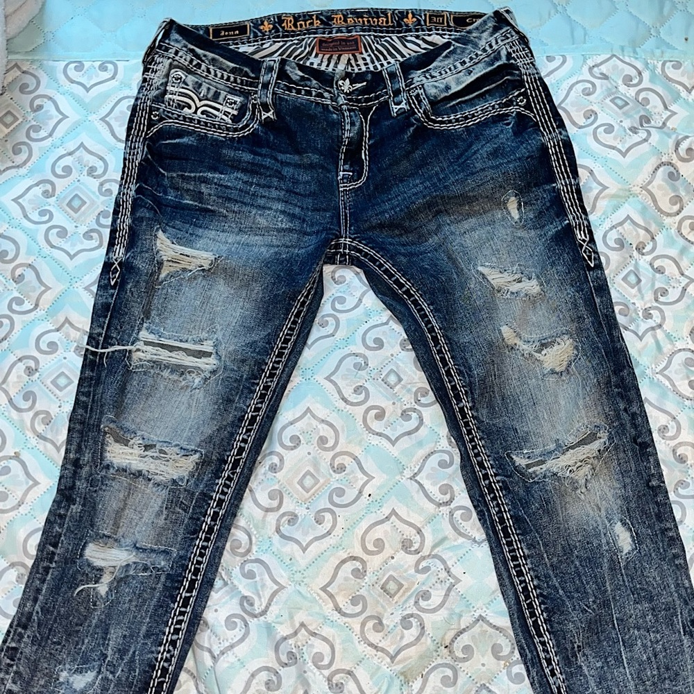 Rock revival size 30 cropped Jena jeans (embroidered and distressed)